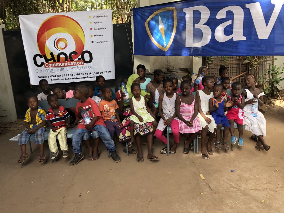 hetec_mali's tweet photo. Hetec et KANTE auprès des enfants #hetec https://t.co/19OGrXeHIv