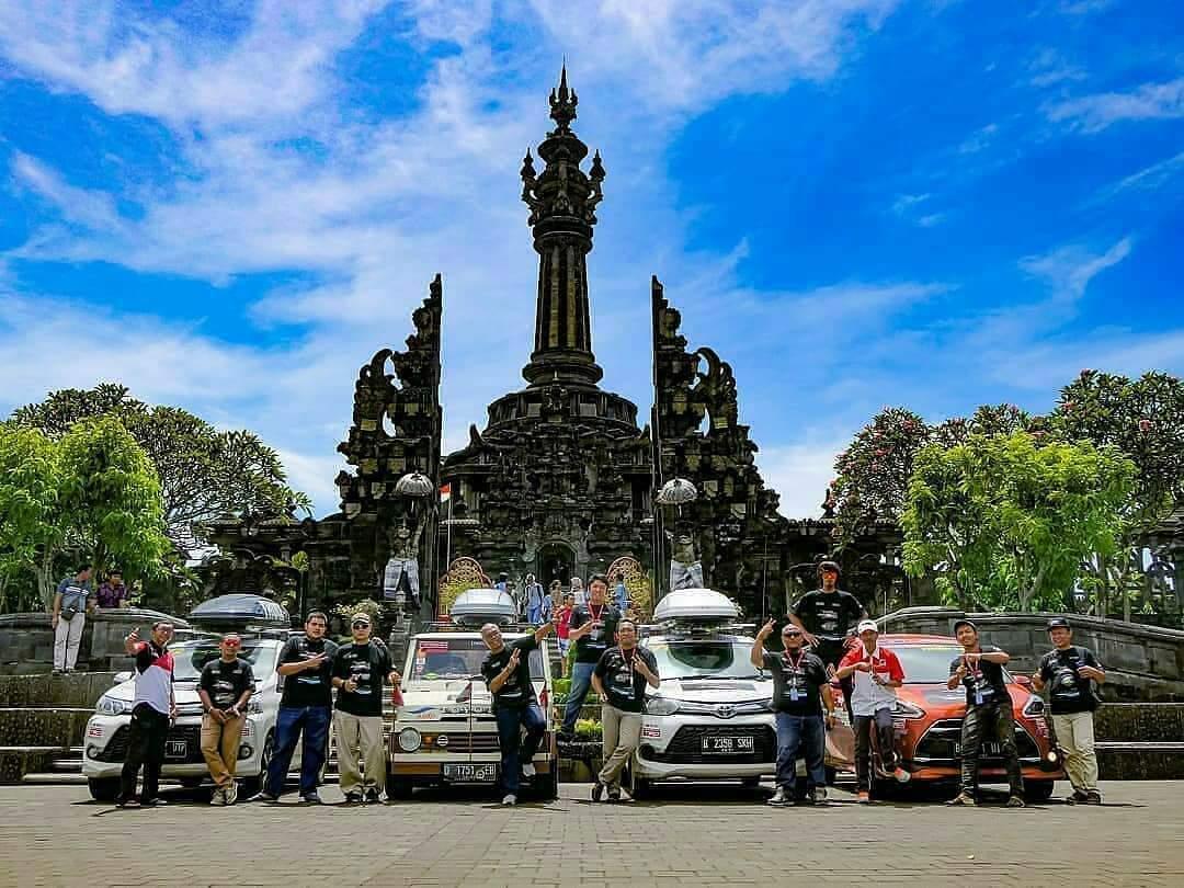 dimasbam's tweet photo. Tim Beyond Beautiful Indonesia East Timor with @ToyotaID singgah di Monumen Bajra Shandi Renon, Denpasar @Velozcommunity @AgungToyotaID  #toyotavelozjourneytimorleste 
#velozity #velozityjourney2018 #tkci #tosca #thinkbeforeyoudrive https://t.co/k7Jke30j30