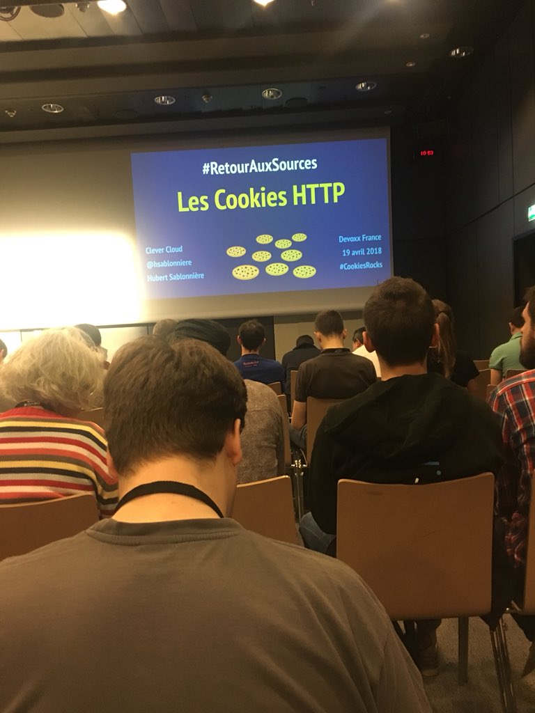 DocapostAgility's tweet photo. #RetoursAuxSources de @hsablonniere avec les cookies qui sont toujours présents dans nos vies de développeur, c’est pour cela qu’on a toujours faim #devoxx #DevoxxFR #CookiesRocks https://t.co/zT8zGDrDaD