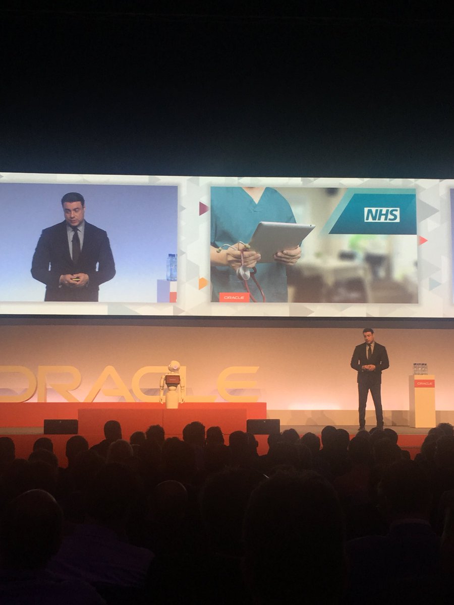 BalthasarNehm's tweet photo. #SteveDaheb presenting a cloud success story about the NHS ??? at the #OracleMBX in Amsterdam. Interesting choice of Use Case 🤔 #oracle #Cloud #brexit https://t.co/pLVZk87tnM