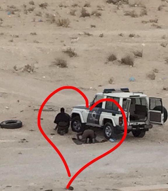 nwid26's tweet photo. #استشهاد_رجال_امن_المجارده  ماتلاحظون ماعمره تذمر عسكري فتويتر بسبب دوامه او بسبب اجازه صابرين على كل ضغوط الحياه 
ينامون في المعسكرات
يصبحون بصوت الرصاص
يستشهدون لكن لاتجد منهم من يقول تعبت من الدوام او غبار لا اريد الدوام
هم من يستحقون الزيادات والعلاوات 
رحم الله الشهداء https://t.co/CmrXv7pjGh
