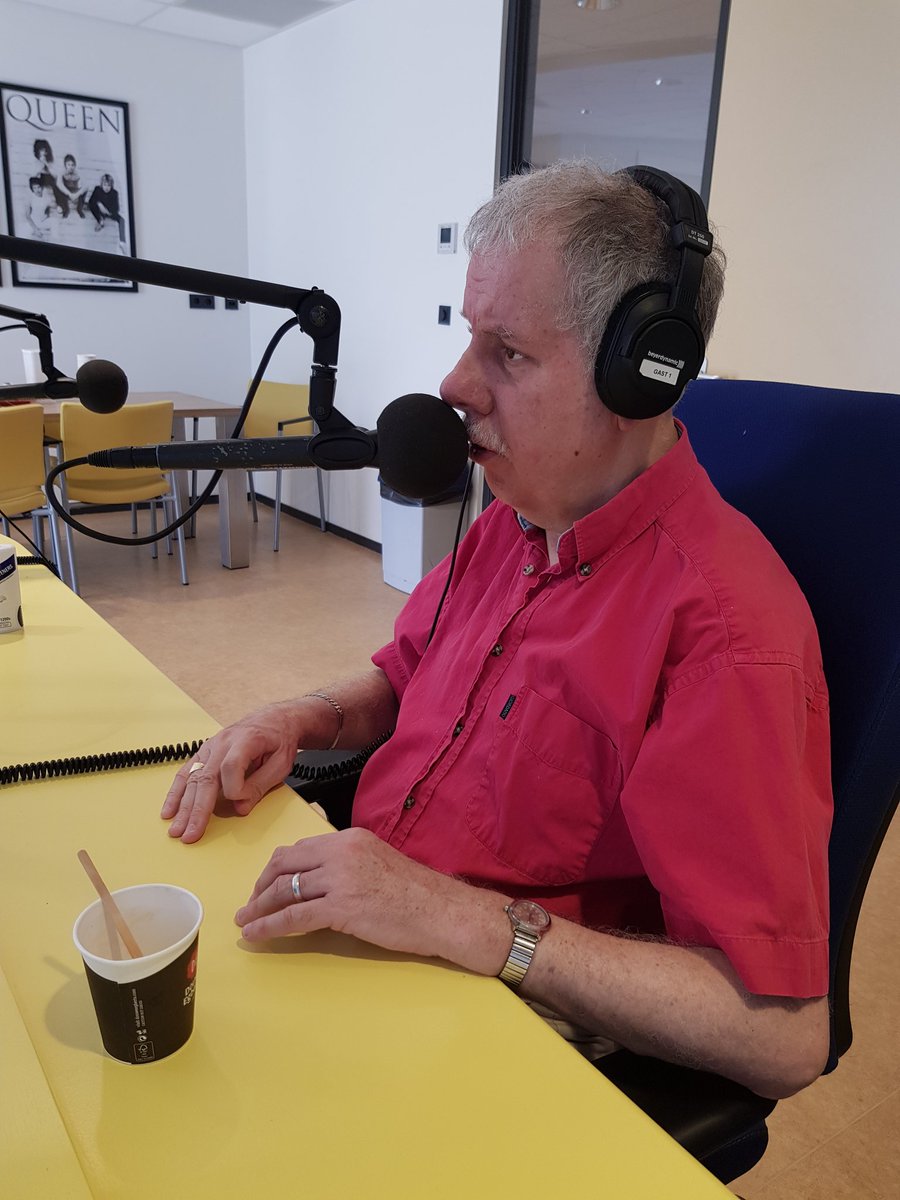 PetersMiranda87's tweet photo. Onder het genot van een kopje koffie en een lekker zonnetje zijn de heren van #Opdekoffie weer live te horen op https://t.co/5ShqHShP1q https://t.co/LCHwJc3Syf