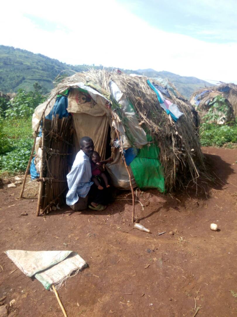 RfdpK's tweet photo. SOS_Conditions inhumaines des sinistrés de la catastrophe survenue à Kalehe le 24 novembre 2014, pluies diluviennes. https://t.co/K0VE9d5boZ