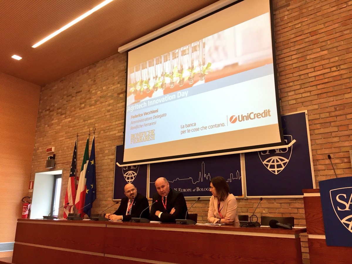 GiusyStanziola's tweet photo. Oggi a #Bologna si parla di #innovazione &amp; #agritech all’#openinnovationday di #UniCreditStartLab insieme a #BonificheFerraresi e @Ffoodinstitute #startup #openinnovation @JHUPress https://t.co/peMihHGPpC