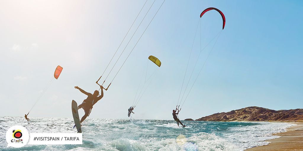 Spain_in_CH's tweet photo. #Tarifa, die am südlichsten gelegene Stadt des europäischen Festlands 🏄‍♀️🌊🏄‍♂️
https://t.co/OwUcynCkzU 

#Andalusien #VisitSpain  #Surfing #windsurfing #beach #windy #waves #life #windsurfingthings #watersports #kitesurf #windsurfer #windsurfers #travel 
@CadizTurismo https://t.co/9lTDrz9JMT