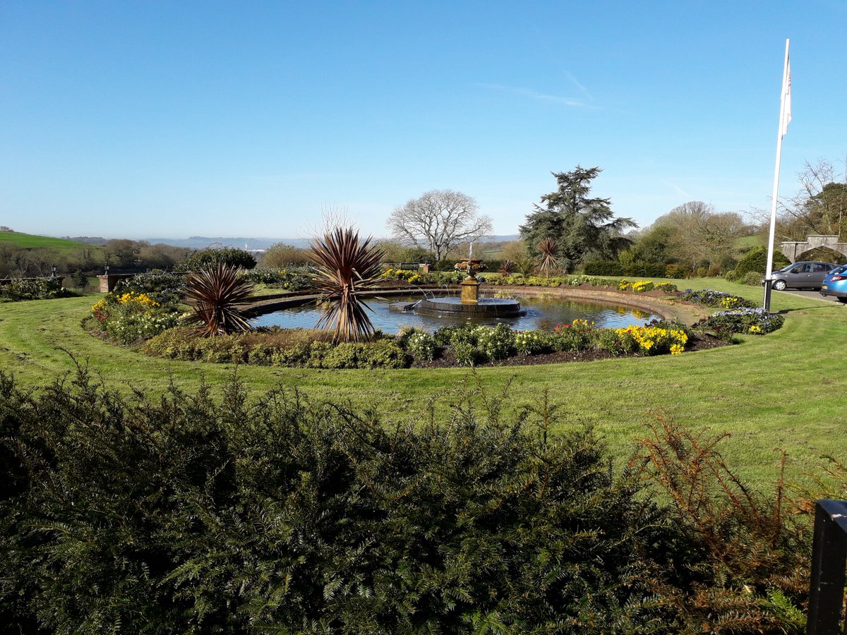 HarcombeHouseHols tweet media