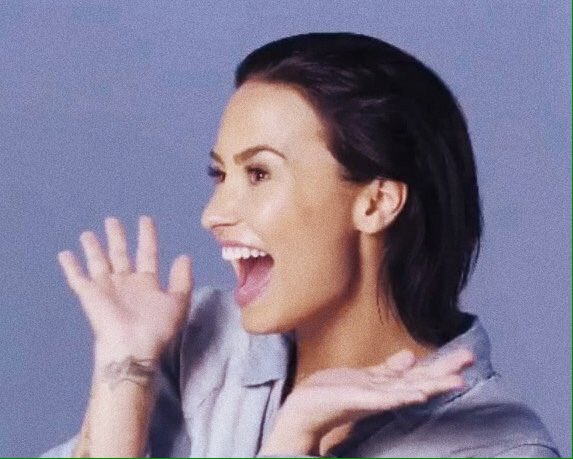 projeto_lovato's tweet photo. RT FOR A VOTE #PremiosMTVMiaw 
#MTVBRPETBATMAN https://t.co/blZI3ruA3G