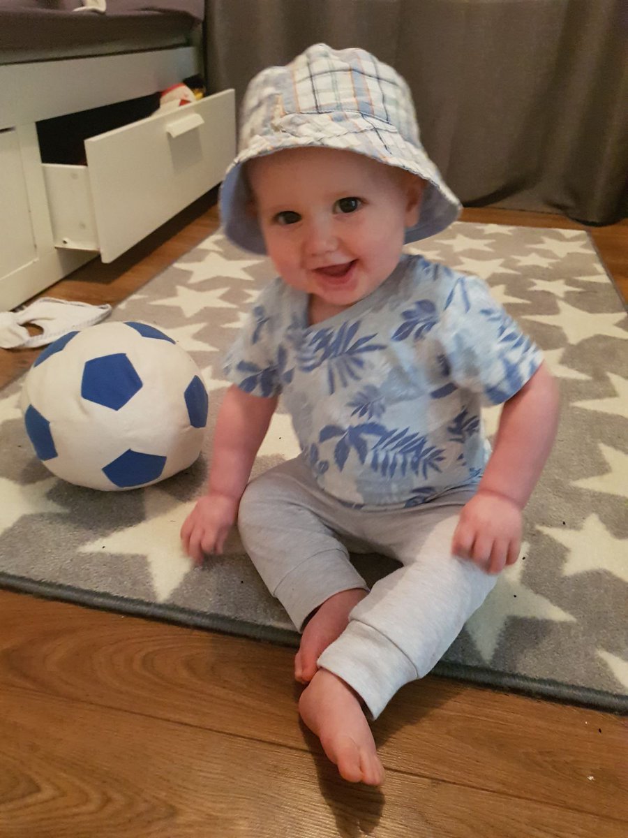 pluggers_77's tweet photo. Gutted first sunny day I can't take this stunner out but he looks like he's ready for the sun #prouddad #littlestunner @Emmalouise1708 https://t.co/1kCVrcBxfS