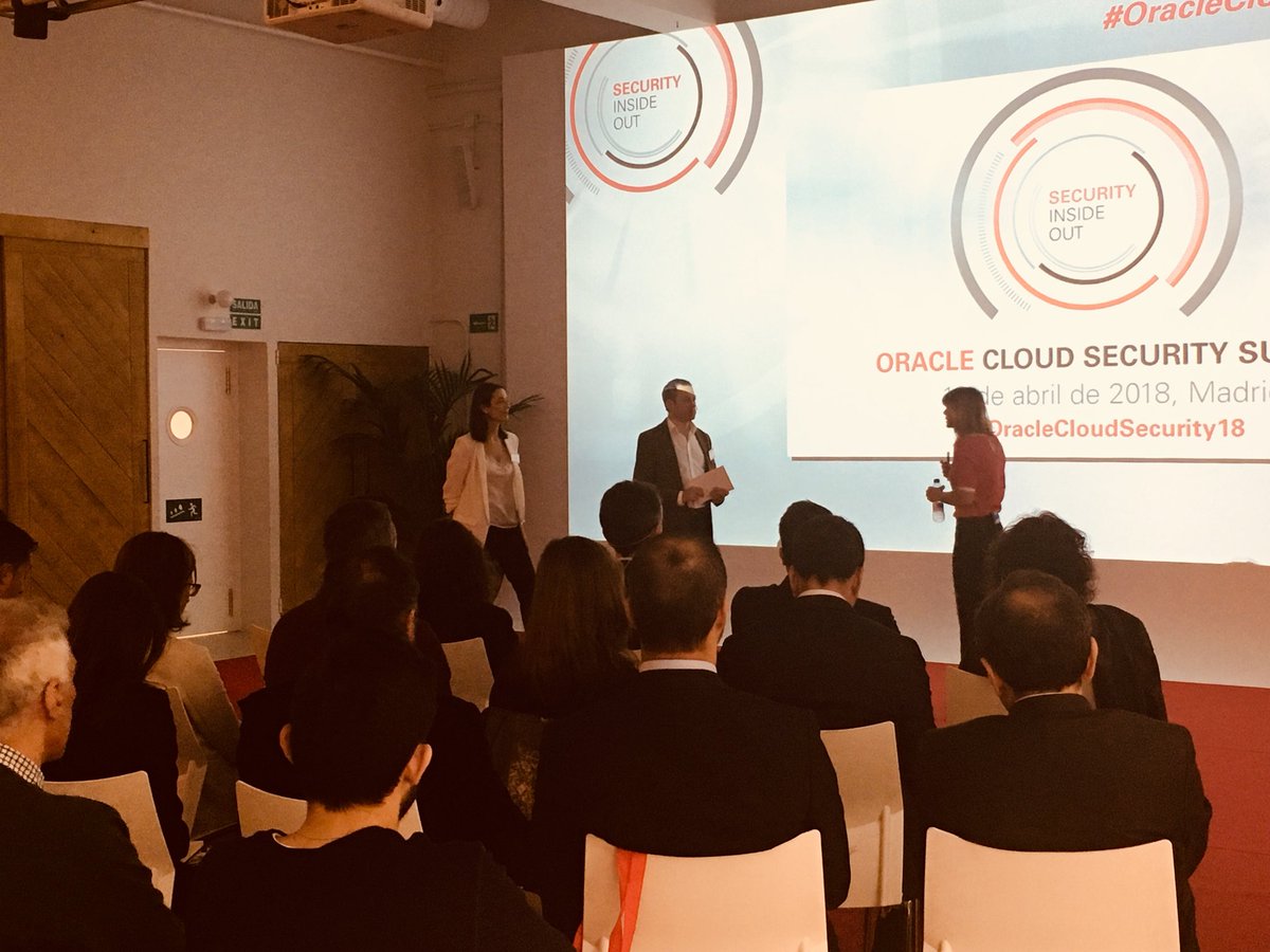 sisifc21's tweet image. @gumiel_mauricio y #AraceliSegarra debaten sobre la gestión del riesgo y de la seguridad. No acomodarse nunca. #OracleCloudSecurity18