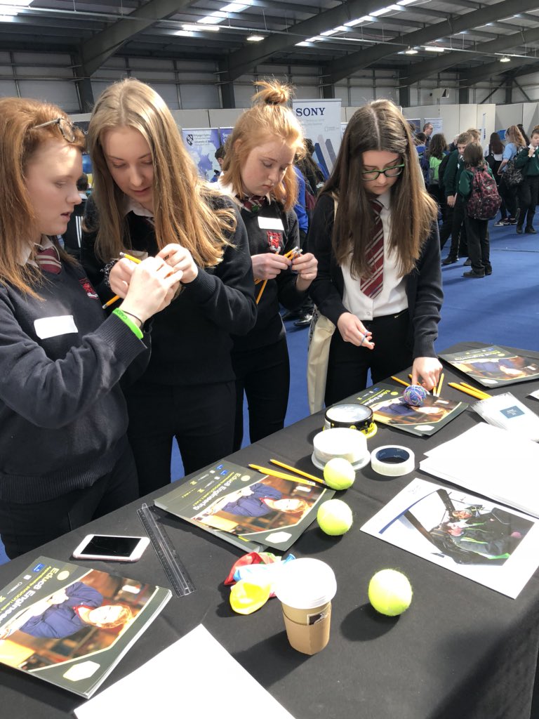 Rhiannon_Educ8's tweet photo. Girl power..getting involved in our activity! @EESWSTEMCymru #Engineering #YoE @Educ8_Wales https://t.co/c0k6qdk7dl