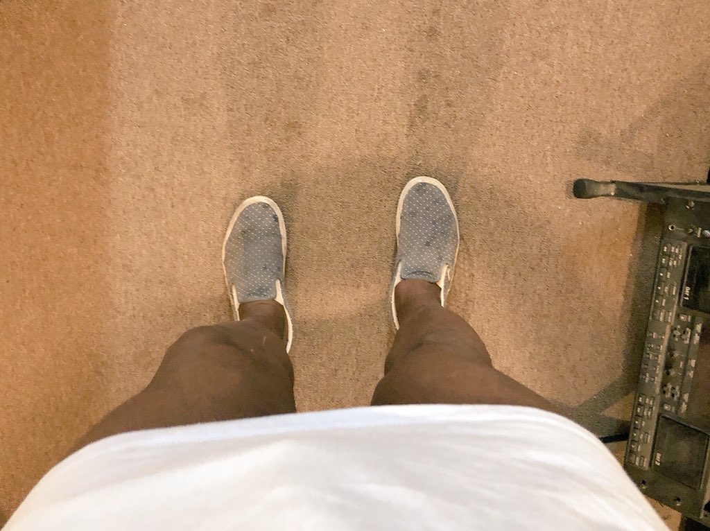 blucu's tweet photo. Nap at 8p, alarm set for 9p to feed the kids.
Woke up at 2:30a.
Strike 1
Opened door to let them pee, but sleepily locked myself out wearing only boxer briefs and a tee and itโs snowed
Strike 2
Found some Vans to hunt for the secret keys, hiding under the snow.
#FashunIcon https://t.co/YTZk6C5X1M