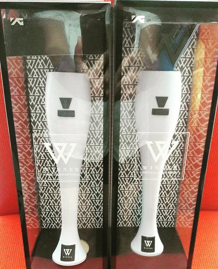galery_kpop's tweet photo. READY LS WINNER
IDR 380K
Official
Limited Stock
#Lightstick #LightstickWinner #innercircle #jaketwinner #tshirtwinner #merchwinner #ranselwinner #topiwinner #kpopstuff #onlineshop #kangseungyoon #stickerwinner #sweaterwinner #varsitywinner #postcardwinner #albumwinner #dvdwinner https://t.co/ueauwHMH9W