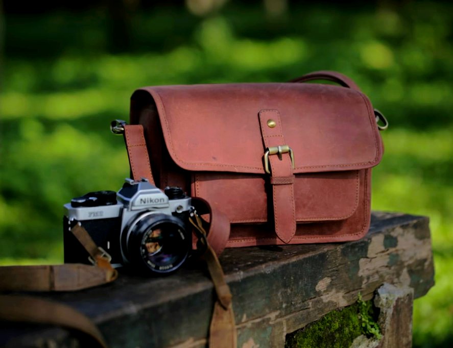 tasdslr's tweet image. Tas Kamera Mirrorless dari Kulit sapi asli. WA 0812-3399-1368, order Tokopedia &amp;amp; Shopee OK.
#taskamera #taskameramirrorless #taskamerakulit #taskameradslr #taskameramurah #taskameravintage #taskameraklasik #taskameraterbaik #camerabag #lethercamerabag #cameraleatherbag #taskulit