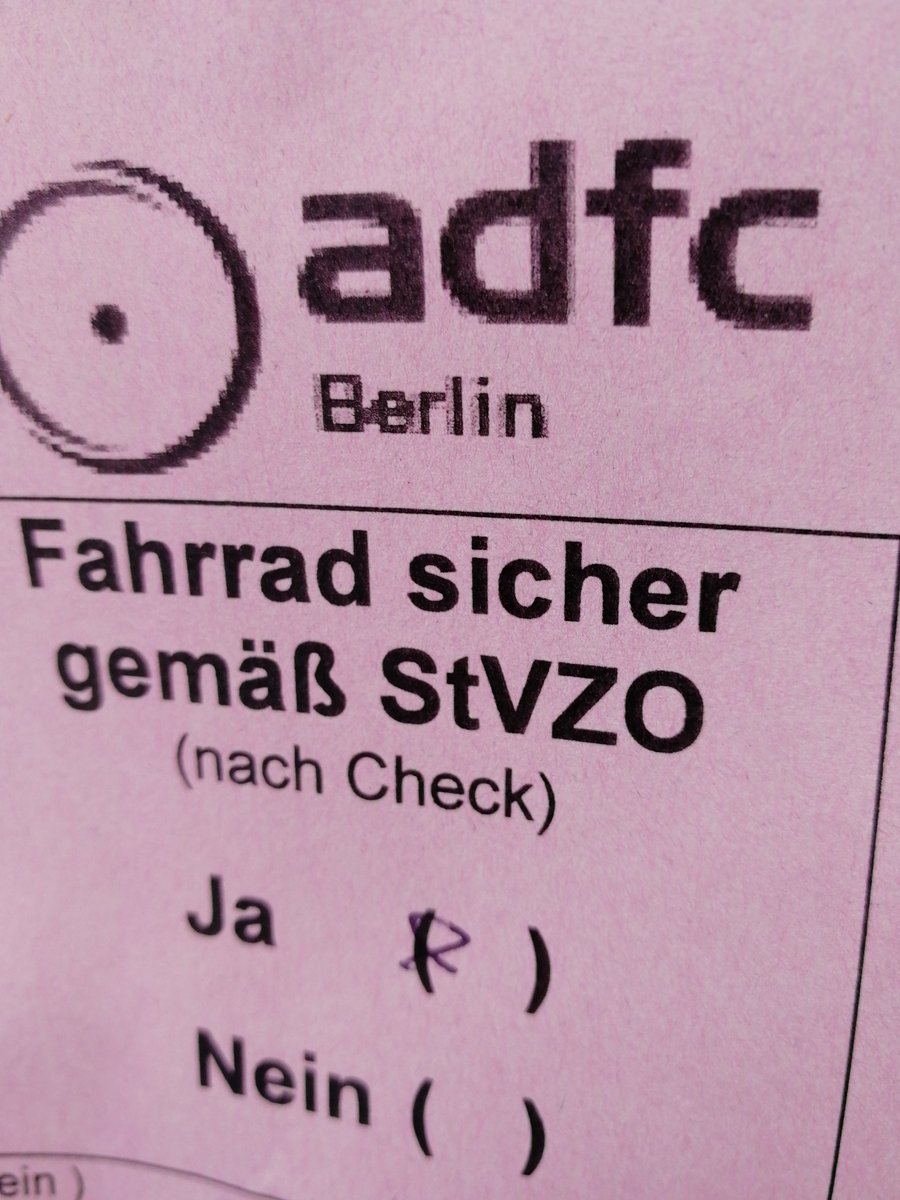 deineekbo's tweet photo. Mein Arbeitgeber (Dienstherr 😉) @BMI_Bund bietet heute einen #Fahrrad Check durch den @FahrradClub an.
Wir haben wohl #gemeinsam das Interesse, sicher per Rad zur Arbeit zu gelangen. Tolle Initiative!
#TwitterWochen 2.0
#wasEhrenamtlicheSoMachen https://t.co/Aqsfl2VczI