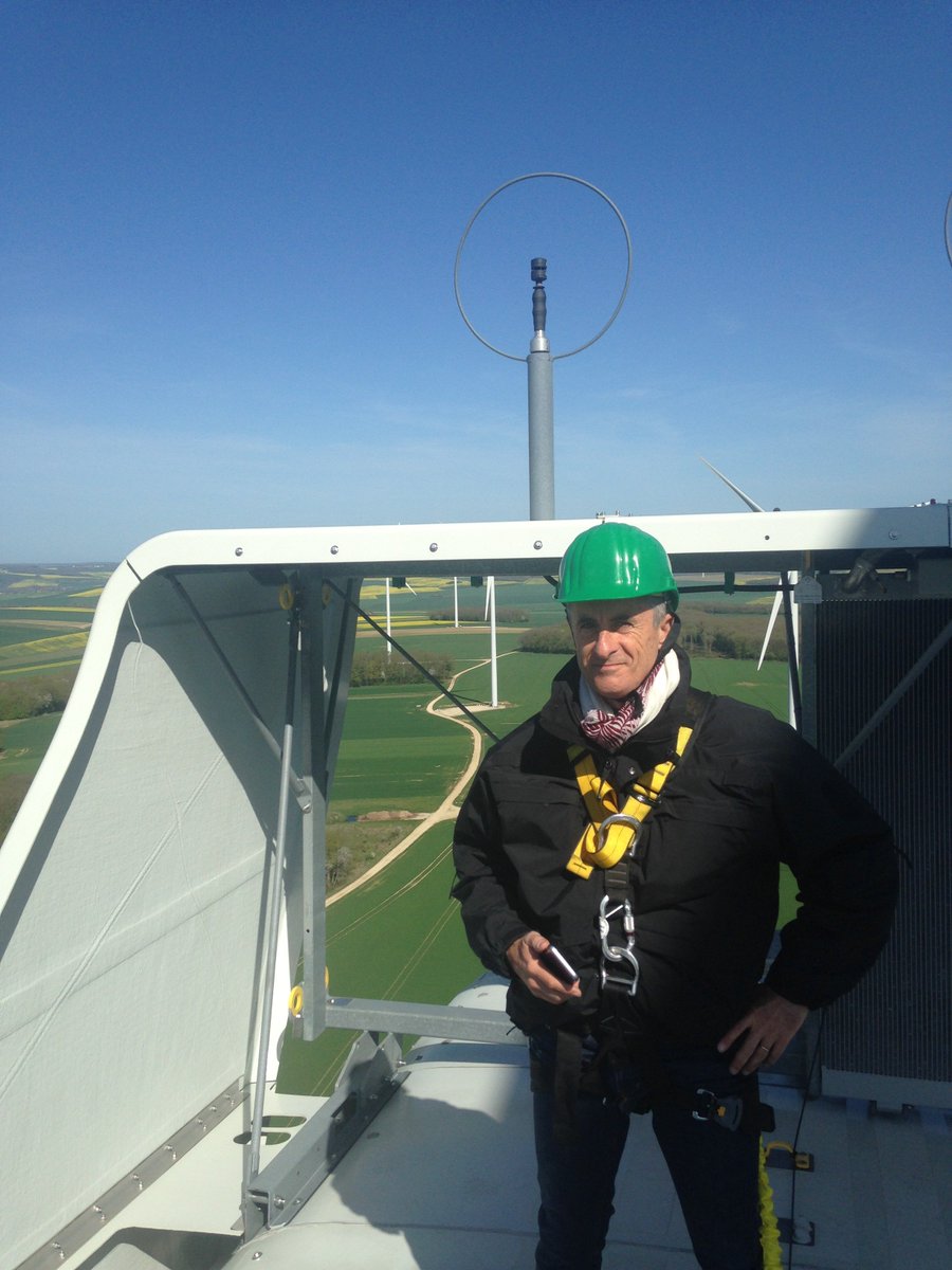 👋Cette semaine nous avons eu l'honneur de recevoir M. Le Prefet de l'Yonne <a href="/Prefet89/">Préfet de l'Yonne 🇨🇵🇪🇺</a> P. Latron sur l'une de nos éoliennes du parc de Coulours. 🌍🌱🍃#Yonne #transitionenergetique #eolien #energierenouvelable