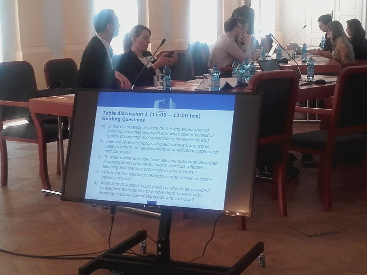 natasapouliou's tweet image. Presenting @Cedefop handbook on #learningoutcomes to @Slovakia a tool of #transparency and #comparability of #qualifications