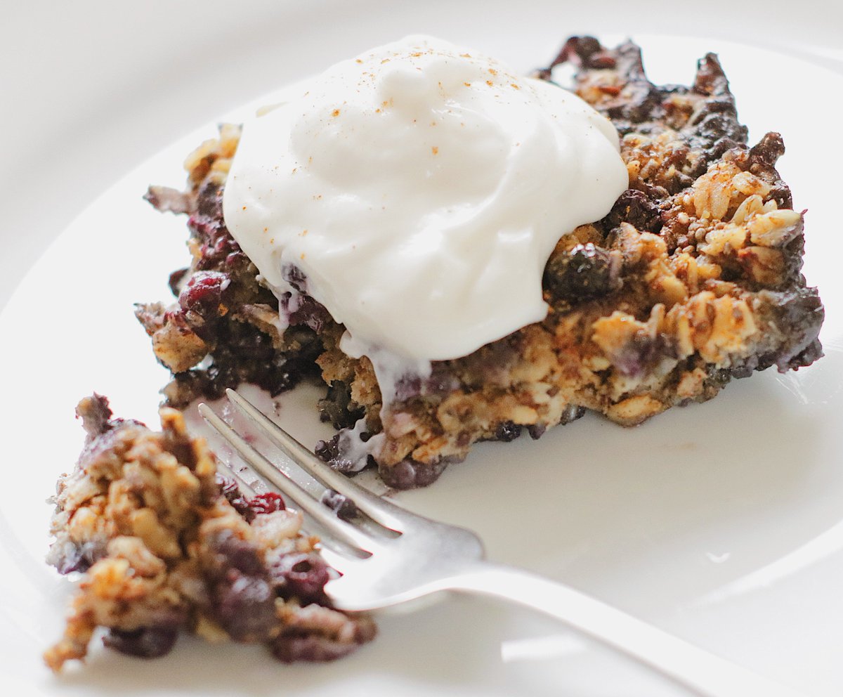 TheHSPblog's tweet image. If you follow me on Instagram then you know I am an oatmeal fanatic!

But some mornings I just don&apos;t have time to make breakfast.

Luckily, this recipe is super easy and can be prepared in advance, setting yourself up for a healthy week 😊
wp.me/p8hBCx-qD

#mealprep