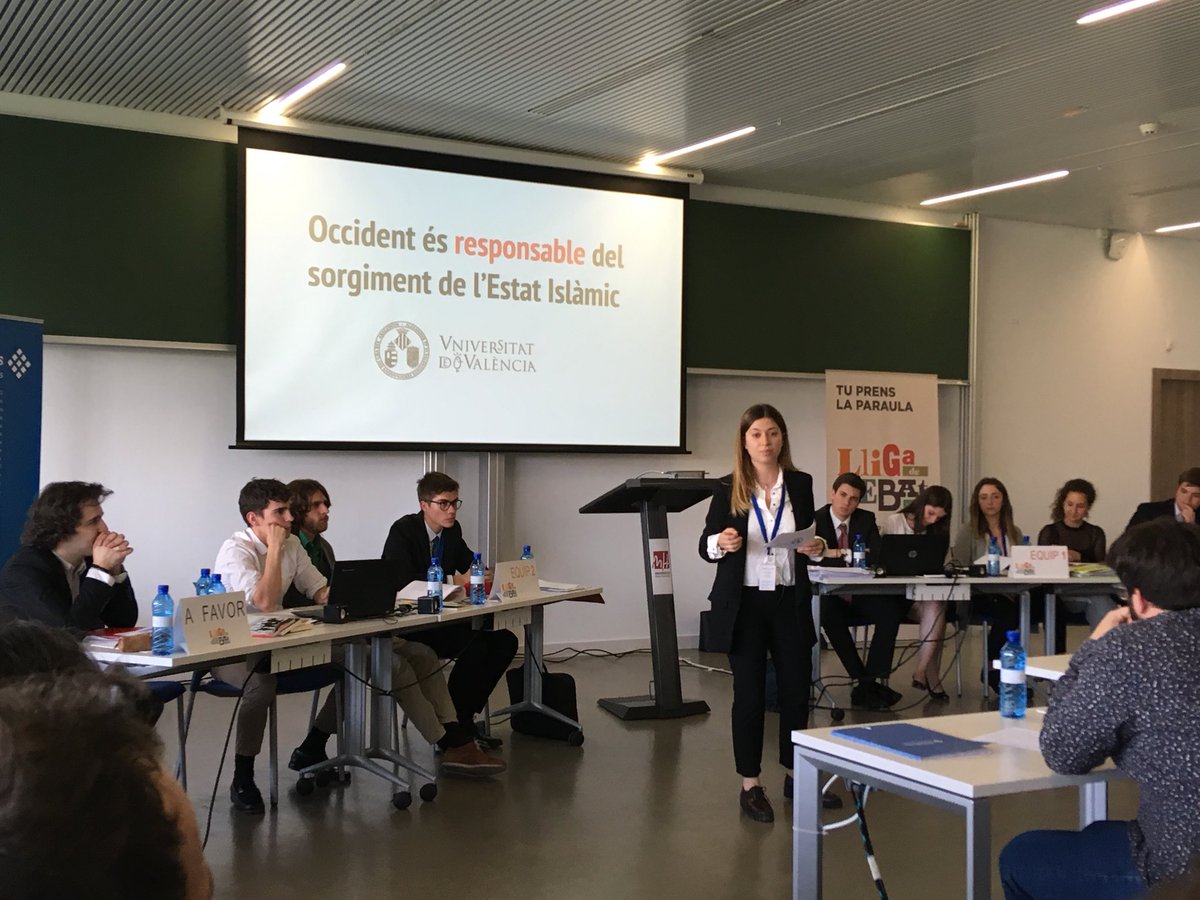 AndreuSenti's tweet photo. Final immillorable! #lligadedebat d’alt nivell. Esperem els resultats. Orgull!!! @SediUV @UV_EG @AngelsGrimalt https://t.co/ok9lDS57kA