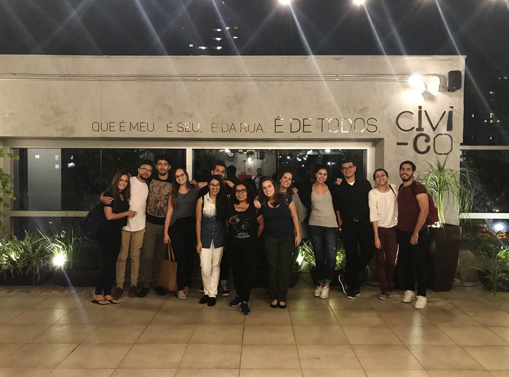 fapcom's tweet photo. #BLOGFAPCOM Reflexos sociais positivos é tema de visita monitorada dos alunos de #Publicidade e #Propaganda. 
Veja como foi: https://t.co/LJhOnN7qM6 https://t.co/kBXpHgX1Hx