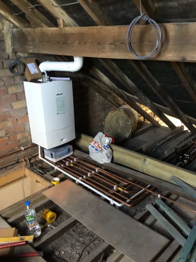 360psltd's tweet image. Lush weather for working in the loft space😩,
All coming together though.