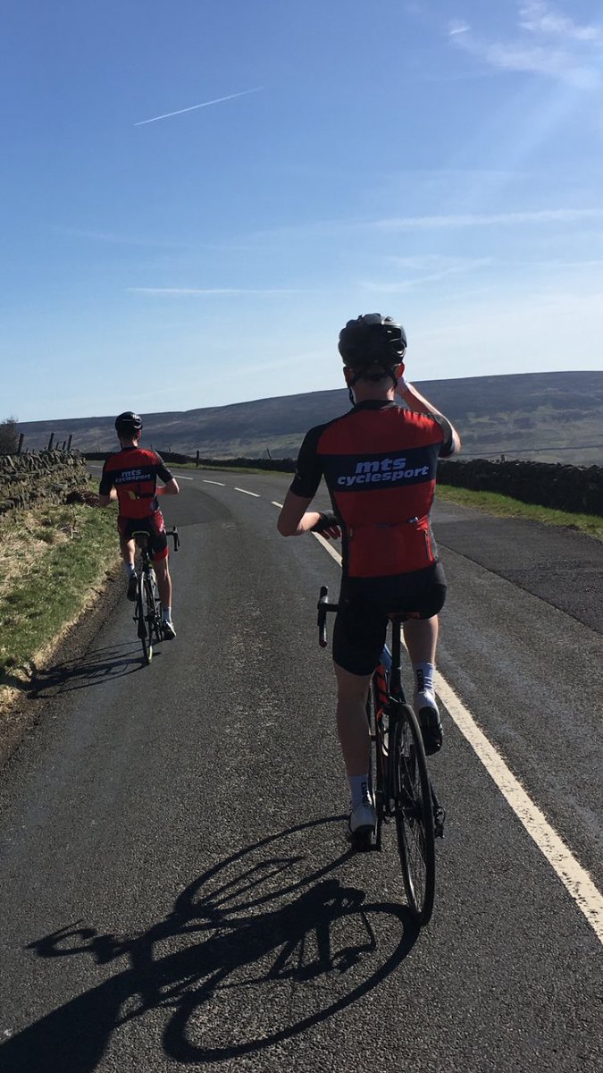Sleath_C's tweet photo. Think this aero business needs some more work lads @ralf_hodgson @Kipstrongracing great day for it. @CycleMts @VITTORIATYRESUK @bikeonscott https://t.co/aL3QHpmvIa