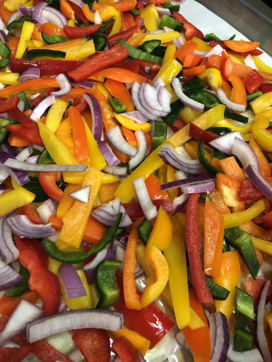 Edible confetti.
#eatcolor #vegcentric #ovenready #evoo