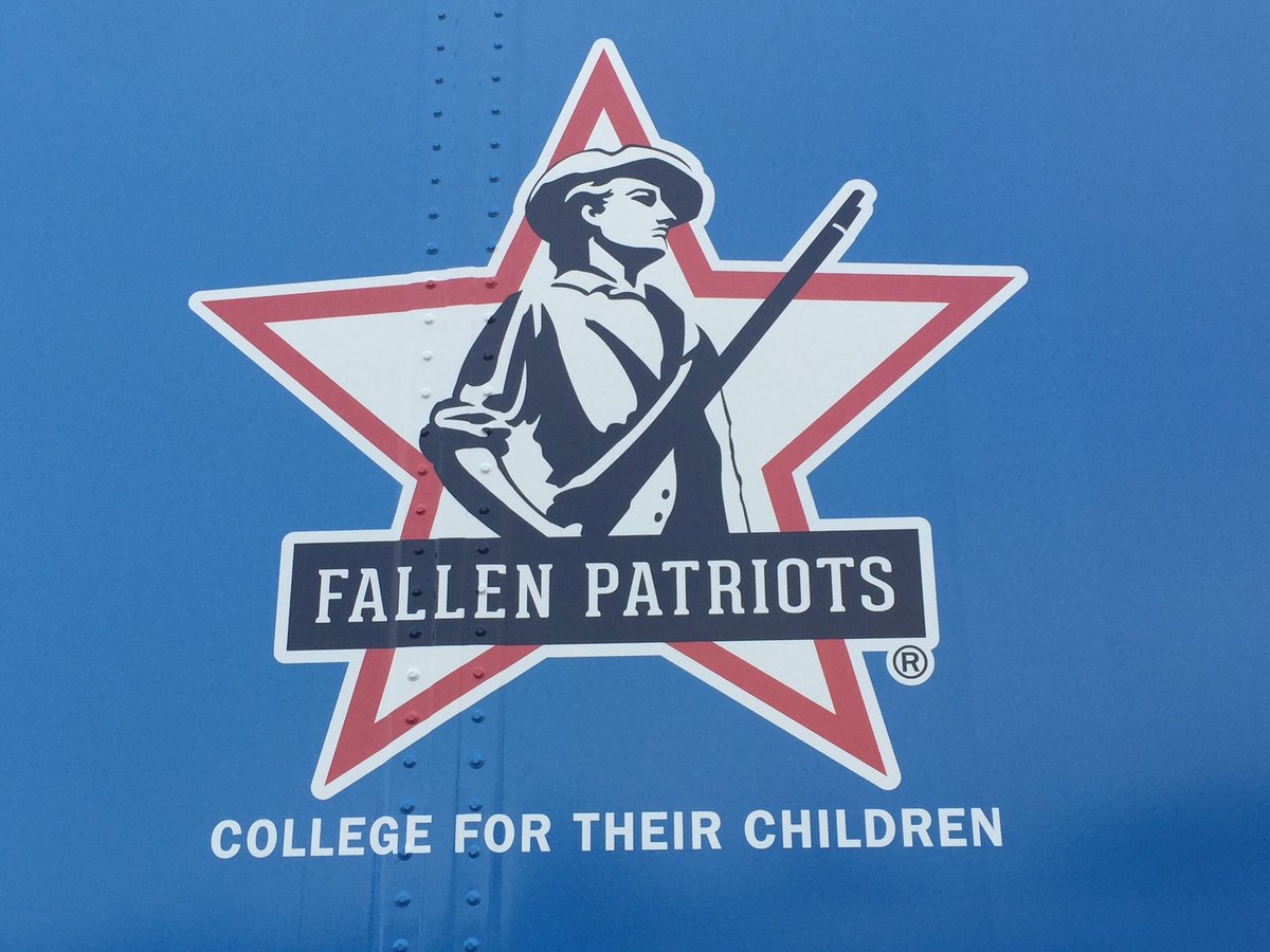 DJackFOX13's tweet photo. #Q13FOX @PepsiCo takes pride in providing resources to veterans and their families with the #RollingRemembrance tour. https://t.co/nW7l2LxZmL