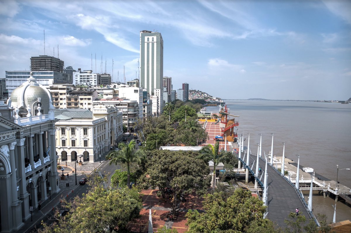 parischiquitoo's tweet photo. Bella y linda #Guayaquil  le damos la bievenida a todos los #Argentinos que vienen por el partido @CSEmelec vs #River @CARPoficial por #CopaLibertadores Feliz Estadia #Riveeer #Futbol. https://t.co/XfBH8pSD5G