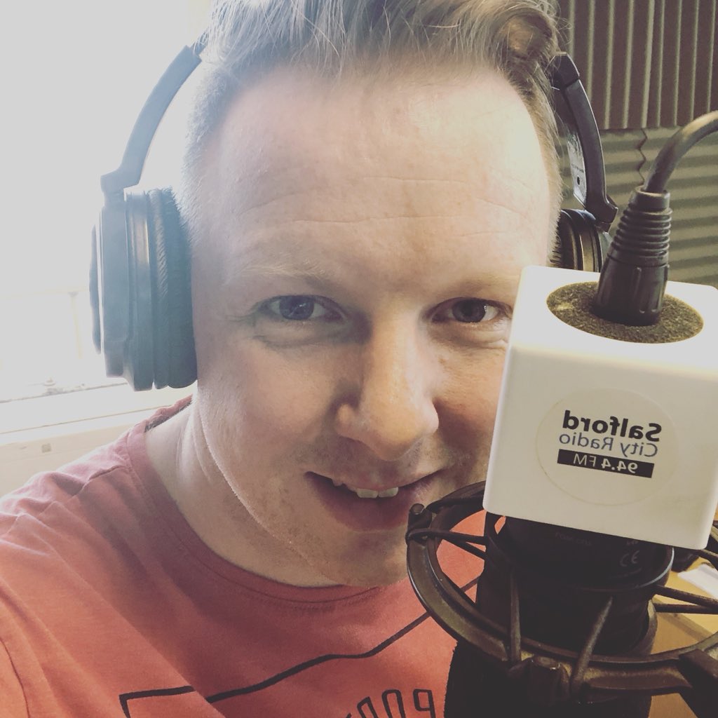Radio_Kris's tweet photo. Hola! IM BACK!!!! At a new time! Right now! 4-6pm in SalfordCityRadio #YourSCR https://t.co/WVU2asP5JY