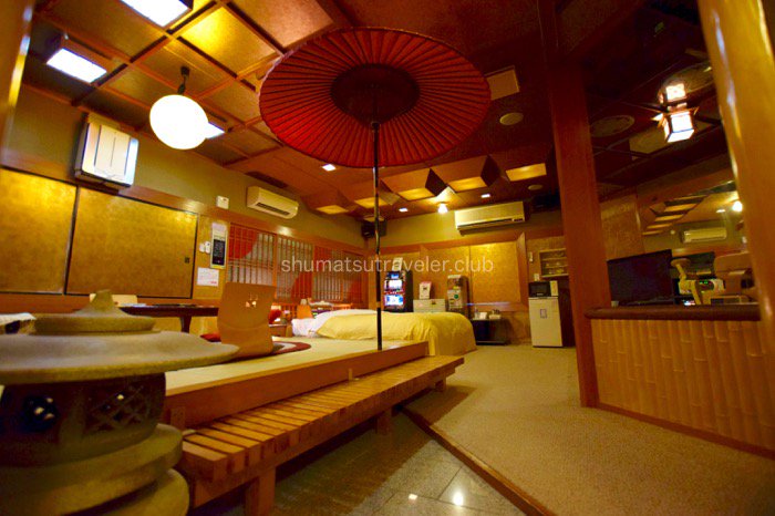 逢根あまみ あいねあまみ Gwにオススメの昭和遺産ラブホテル 広島 廿日市市の夢の国 大規模な敷地の中に レアな特殊ベッドを備える部屋が集まっている 36号室は 5 12 公開の映画 孤狼の血 のロケ地にもなっている ウォータースライダーや貝殻