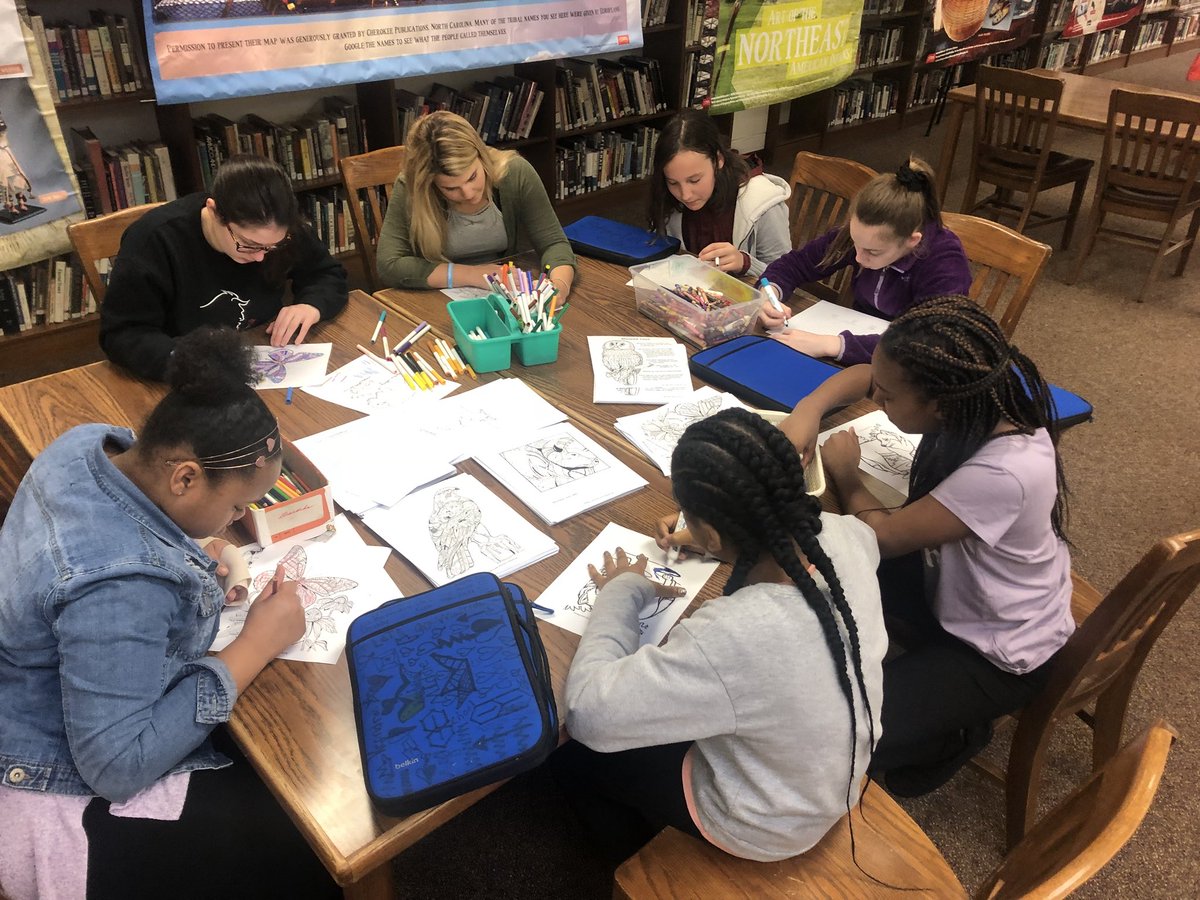 WoodridgeReads's tweet photo. Happy #SchoolLibraryMediaCenterMonth @WoodridgeWMS students enjoy the Native American Art/Biomes Exhibit at #WHSLibrary hosted by @WHS_411 Env. Sci. classes. https://t.co/f5BcHzKl3c