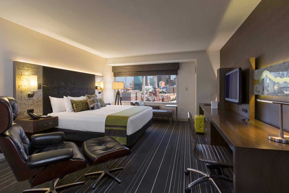 SamuelsonFurn's tweet photo. Great #Design Is Timeless
.
.
.
#TBT @HyattRegencyDallas @edgdesign #NeilLocke #HotelDesign #Hospitality #HotelDesigner #Interiors #Designer #ATL #Hyatt #CustomCasegoods #CustomSeating #HotelGuestrooms #InteriorDesign #Architects #hotels #Hotel #HotelFurniture https://t.co/zSn1HvDnaQ