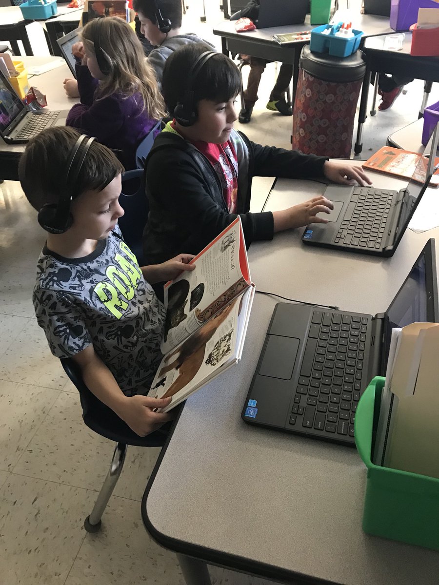 MrsWatkinsISD's tweet image. We made book recommendations to @Seesaw! Then students got to listen to each others and had the chance to read books that interested them during the reviews!📚 #funandengaging #TeamRandall