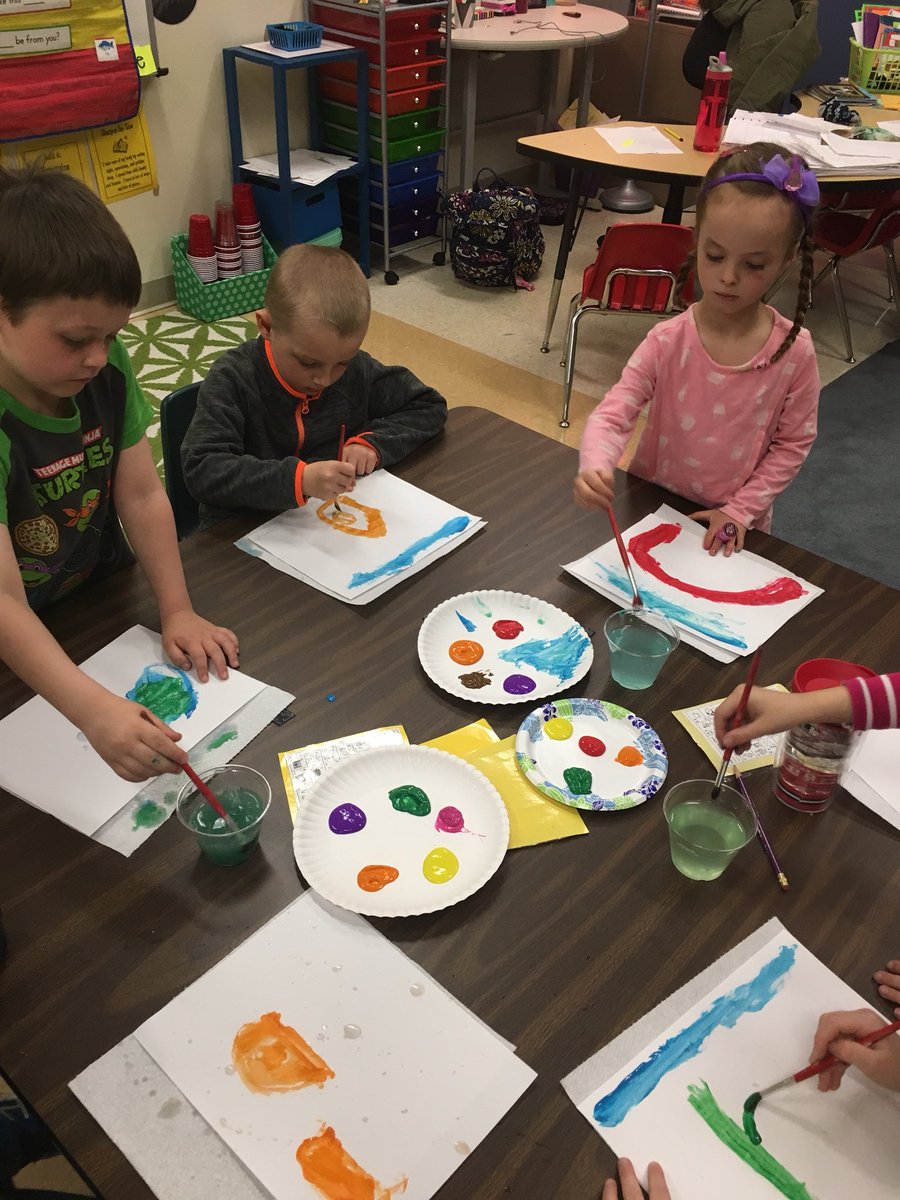 K_Deery's tweet photo. Started our ABC count down with some painting for Art day! https://t.co/mjn29D6jUo