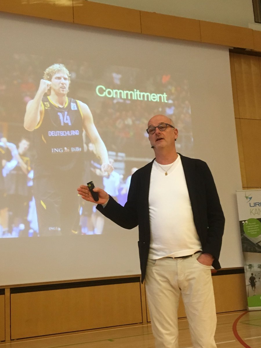 Henrik Dettmann <a href="/urhea_fi/">Urhea</a> verkostotapaamisessa: ”Sen minkä investoit, sen saat takaisin. Urheilussa se usein on urheilijan panostusta harjoitteluun”. #excellence #urheiluakatemia #helsinkioppii <a href="/Olympiakomitea/">Olympiakomitea</a> <a href="/OlympicTeamFI/">Olympic Team Finland</a> <a href="/Makelanrinne/">Märsky</a>