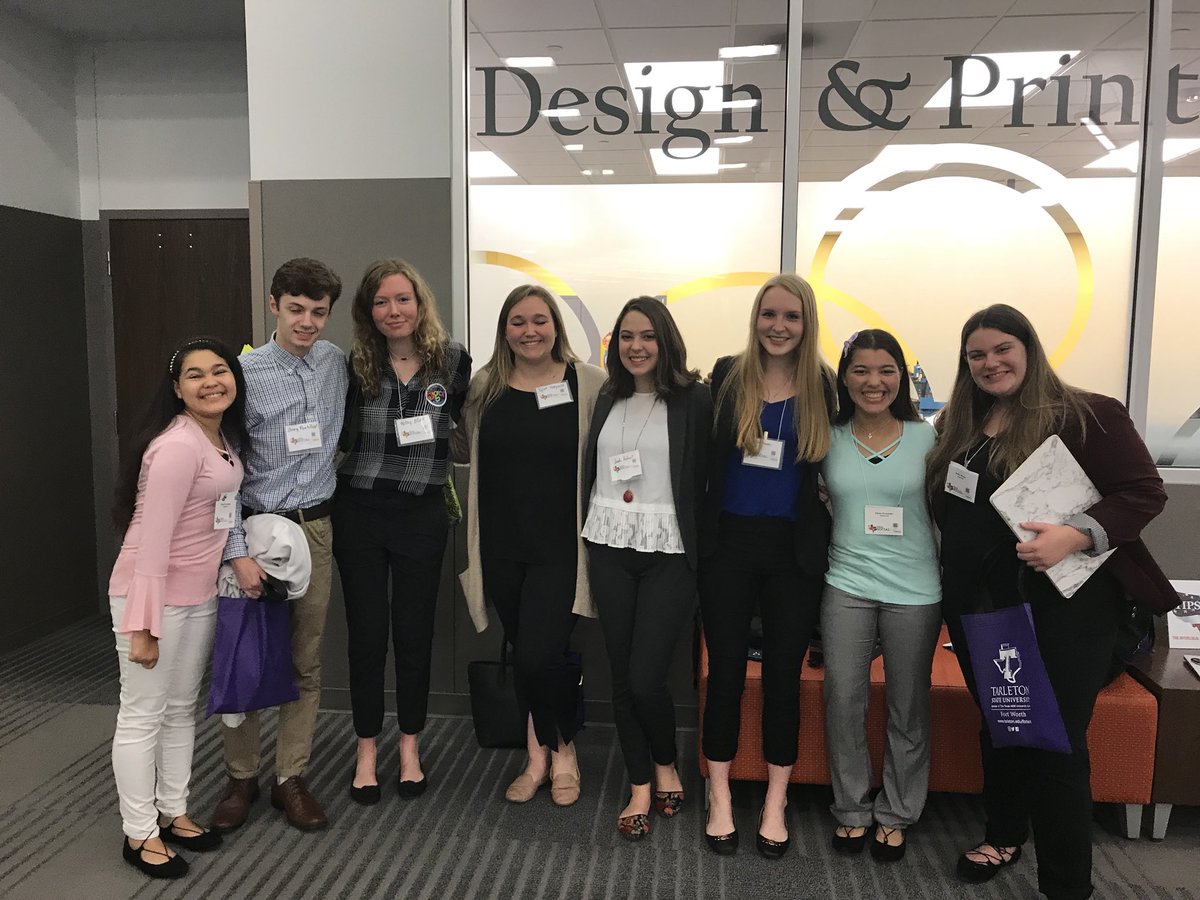 WeatherfordISD's tweet photo. These WHS students gave an outstanding presentation on, "Developing Your Digital Footprint - From a Teen's Perspective" at the 6th Annual Texas Social Media Conference at @ESCRegion11 this week.  #RooPride #WhyWISD #TxSocialMedia @TSMRI https://t.co/wlGMlK4sYm