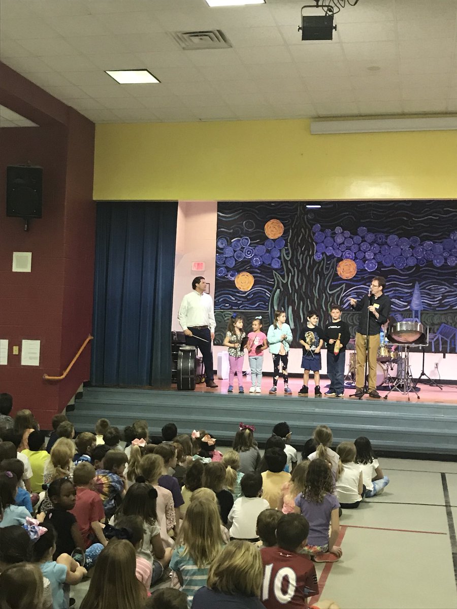 saguarosin2nd's tweet image. Steel drum assembly with a surprise guest! #PUEGlobal @Lamannawizards @cstepnoski14 @mrsvsowls @PleasantUnionYR