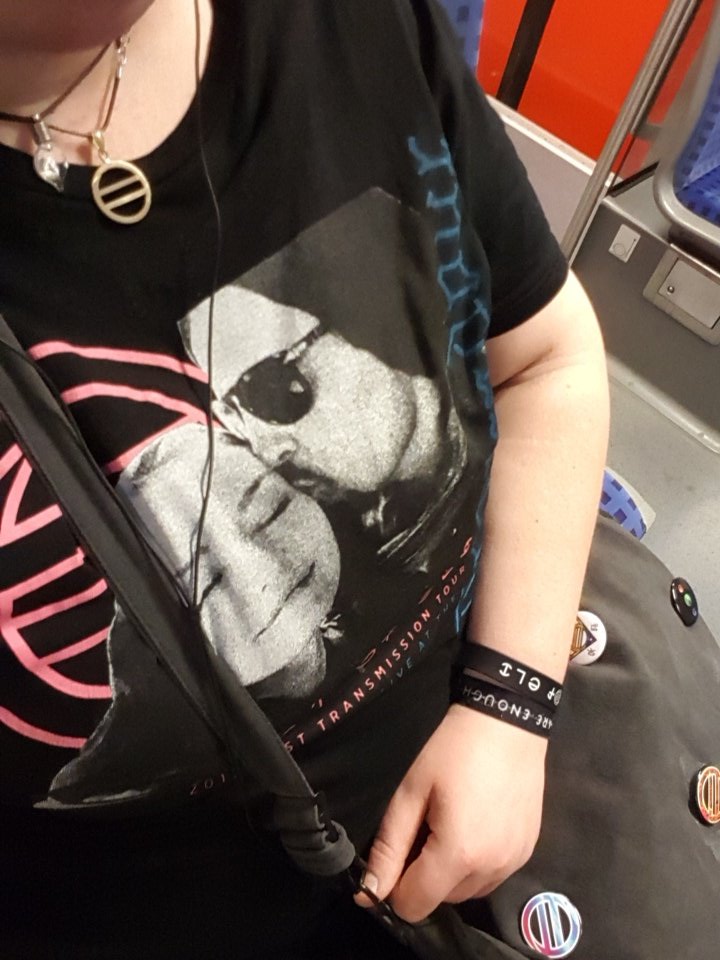 EOEurope's tweet photo. Some people call me the wandering @eastofeli Ad.... idk why!? 😁🤷
#LoveThatMerch #CanNeverHaveEnoughMerch https://t.co/v79Gsggsiz