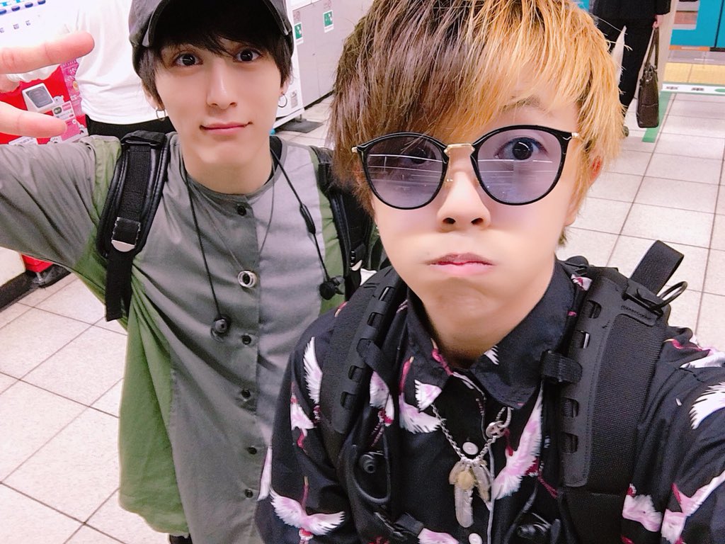 5D_shou's tweet photo. 4daysありがとうございましたー！！！✨

4月いい思い出できたな🤔😁

4月後半もまだまだ楽しんでこ😜

次は24日🎙
渋谷乙で待ってるぞ~😎😎

したっけ！😴 https://t.co/SiZdSyXuc9