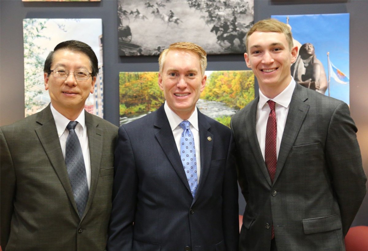 CURinAction's tweet photo. Posters on the Hill participant Connor L West and his faculty mentor Wei R Chen @UCOBronchos met with @SenatorLankford . Connor's research involves laser immunotherapy in cancer treatment #POTH2018 #undergraduateresearch @NIH https://t.co/pgqhKn78Cp