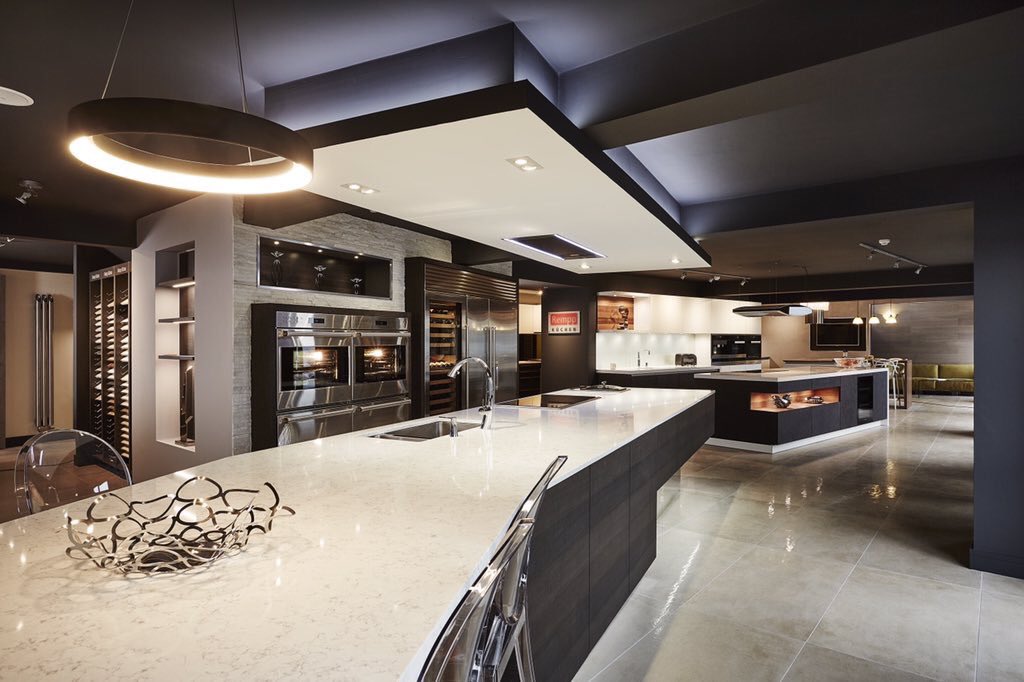 Any excuse to post this.... Westin Stratus 360 over @SubZeroWolfUK in just one of the fab displays at the gorgeous @ulmokitchen showroom in #poultonlefylde #kitchendesign #cookerhoods #luxuryliving