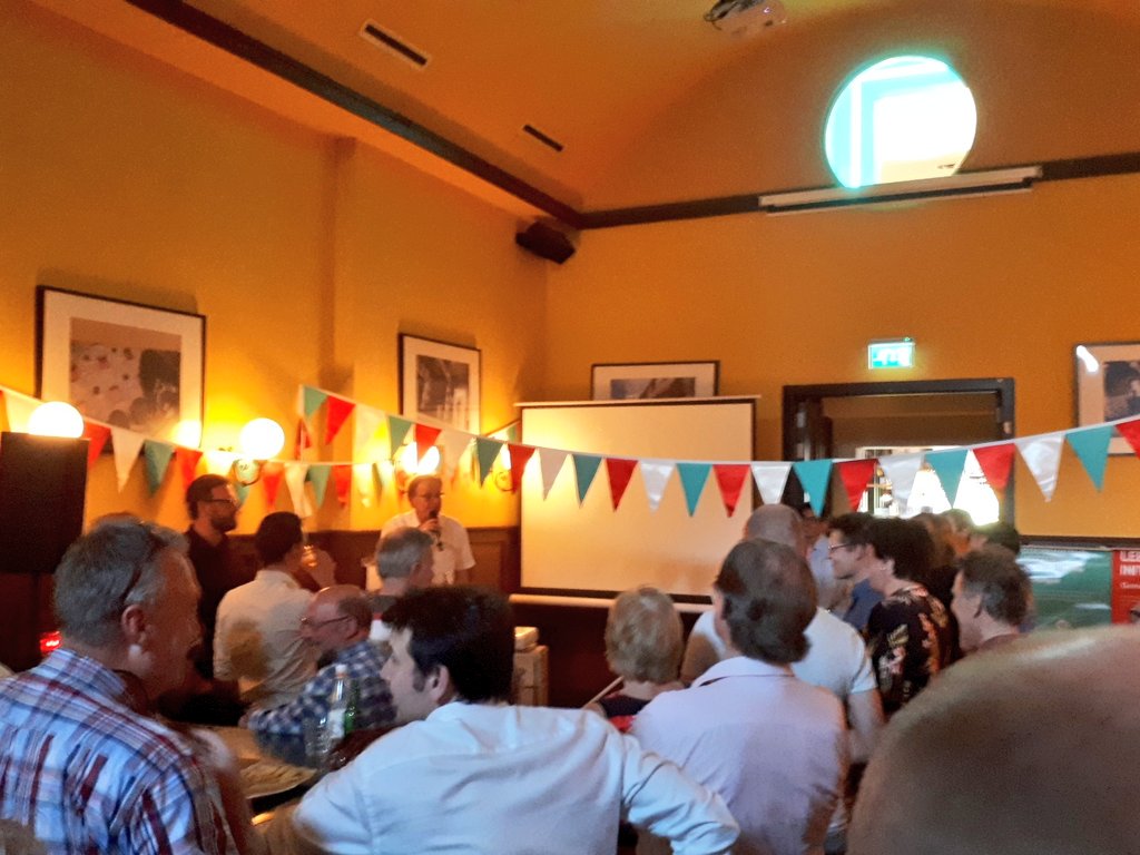 lok_dem's tweet photo. Aftrap van @JanssenKoos bij de eindviering van de @demchallenge in Utrecht. #Democraticchallenge https://t.co/JhiqcoEv73