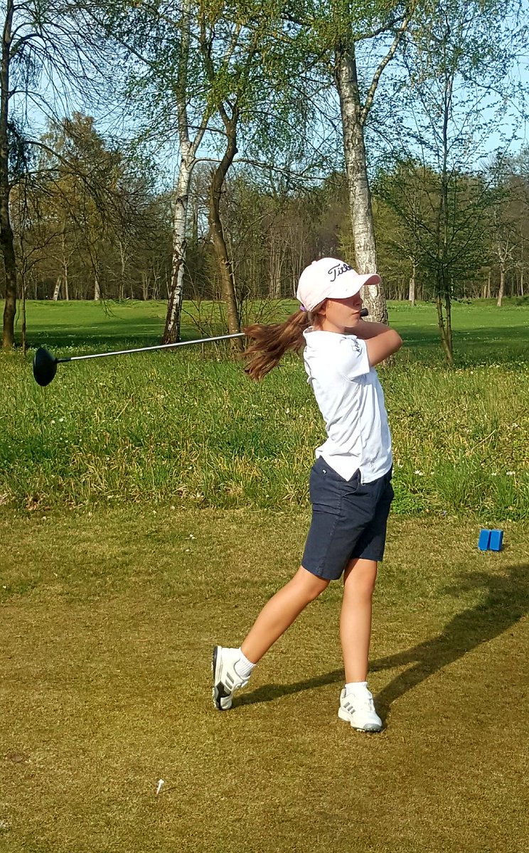 RBGF1912's tweet photo. James Skeet, Savannah De Bock, Maximilien de Cordes and Emma Defleur have participated at the International U14 de Chantilly
Scores of the day:
Maximilien de Cordes +3
Savannah De Bock +7
Emma Defleur +7
James Skeet +10
#begolf #belgianteam #U14 #golfbelgium https://t.co/tulD8gnhza