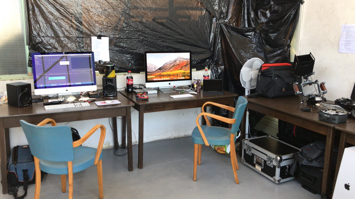 klaasvdk's tweet photo. Onze werkplek voor de komende 24 uur. Druk met journals en aftermovie op de #ZRHackathon @Vlissingen! https://t.co/QMqFAmeV6x