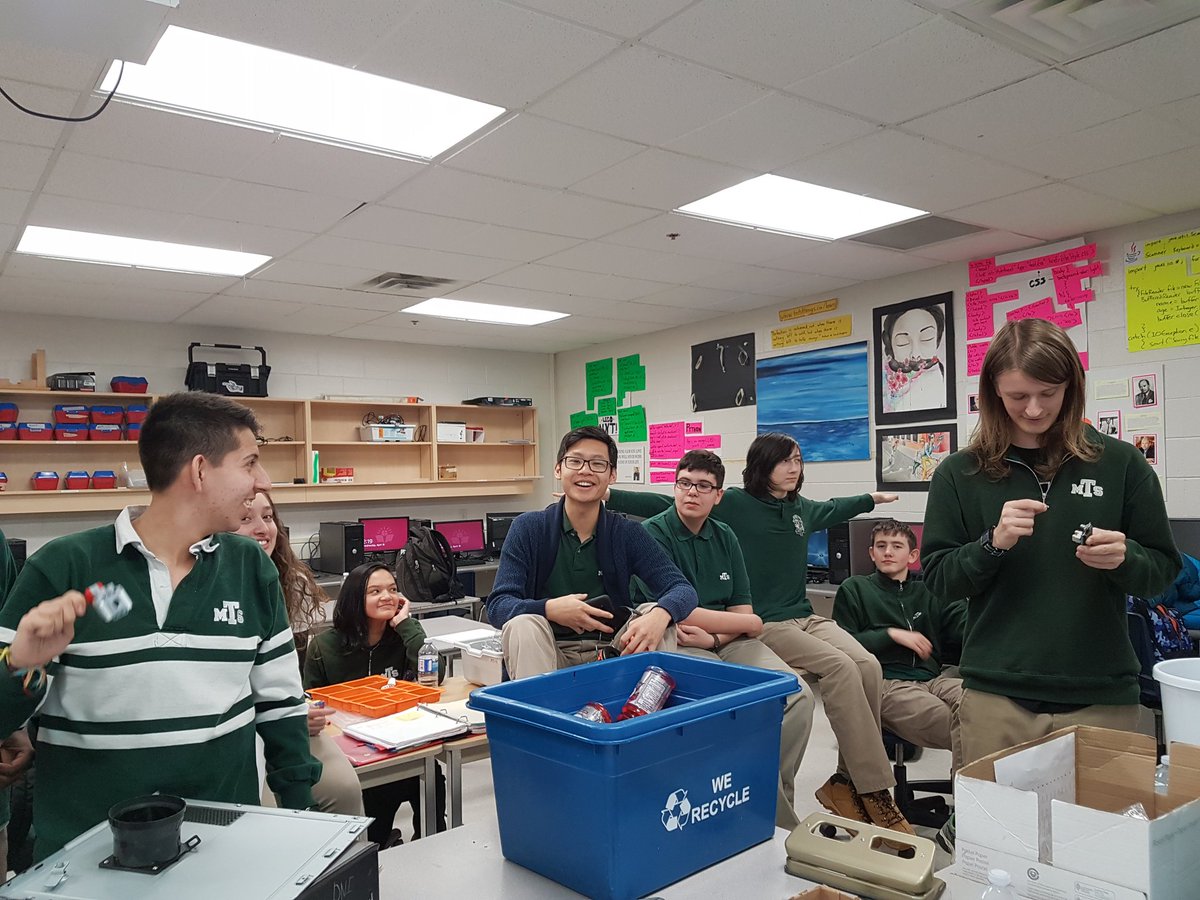mtsrobotics5288's tweet image. Yesterday's season debrief, going over our shortcomings and achievements over the build and competition season. #omgrobots #SpartanPride