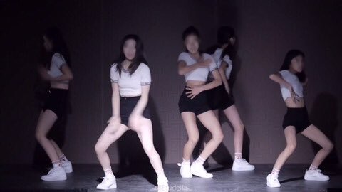 lolitabusters's tweet photo. 그렇게 동떨어진 얘기도 아닙니다. 이미 한국에서도 미성년자 성적대상화가 심각한 수준이고 방송 관계자들은 고쳐먹을 생각이 없어보이거든요. 소비자가 아니면 제동을 걸 사람이 없습니다. https://t.co/rX7GRgVj4d