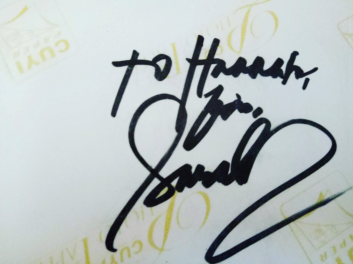 maeeyaaa's tweet photo. Fan sign from @JustSarahG 😍😍
I'm soooo kilig. Thank you so much for this @TitaCluvSarahG 😘💕 #fangirling #foreverpopster https://t.co/q7qjS25fl6