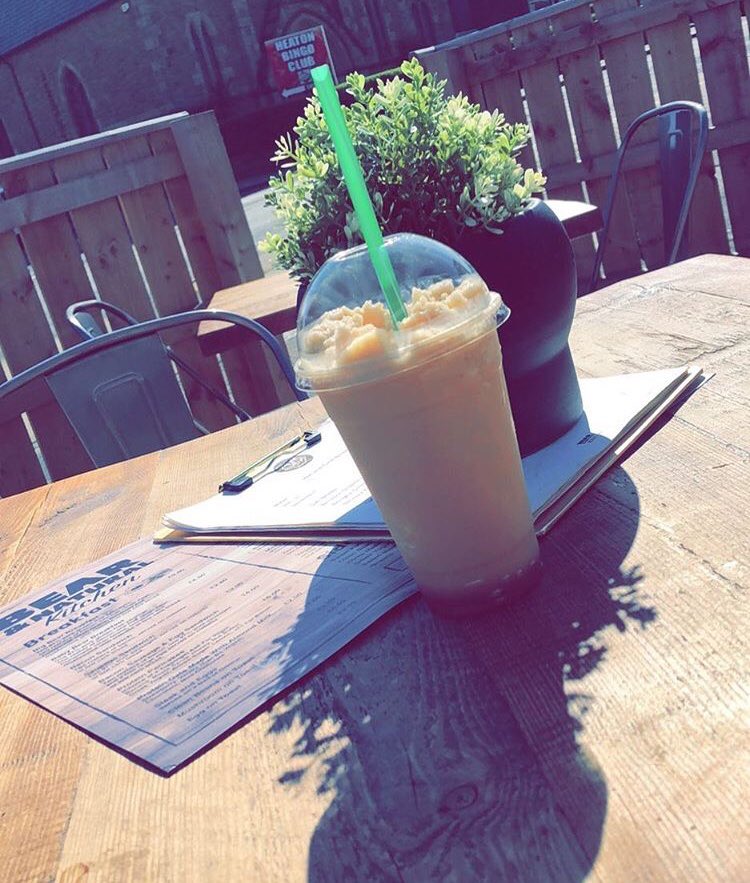 ITS BACK! ☀️

The sunshine &amp; the outside seating area; featuring a Coconut Milk Frappe 🤤

Come and stop by and enjoy the sun! 

#bearandnaturalkitchen #heatonroad