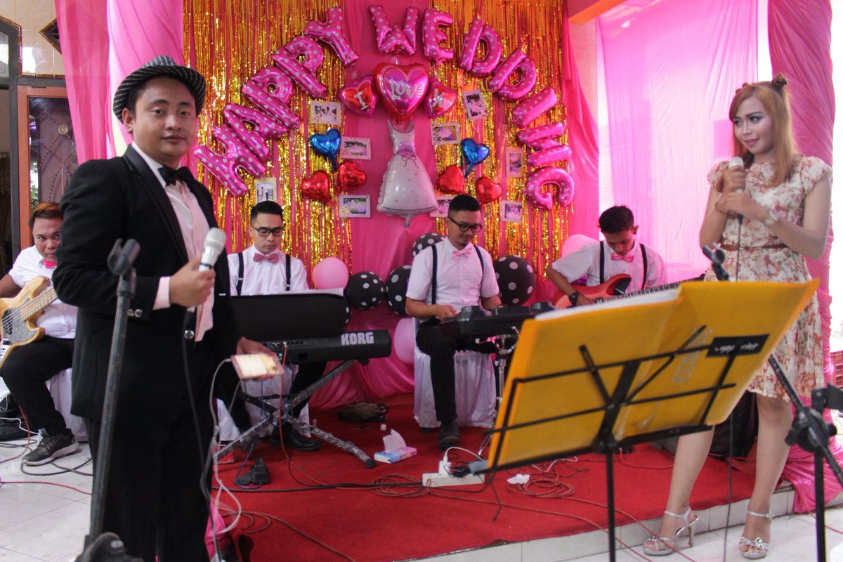 Entrrtainment musik. Contact 087754602176