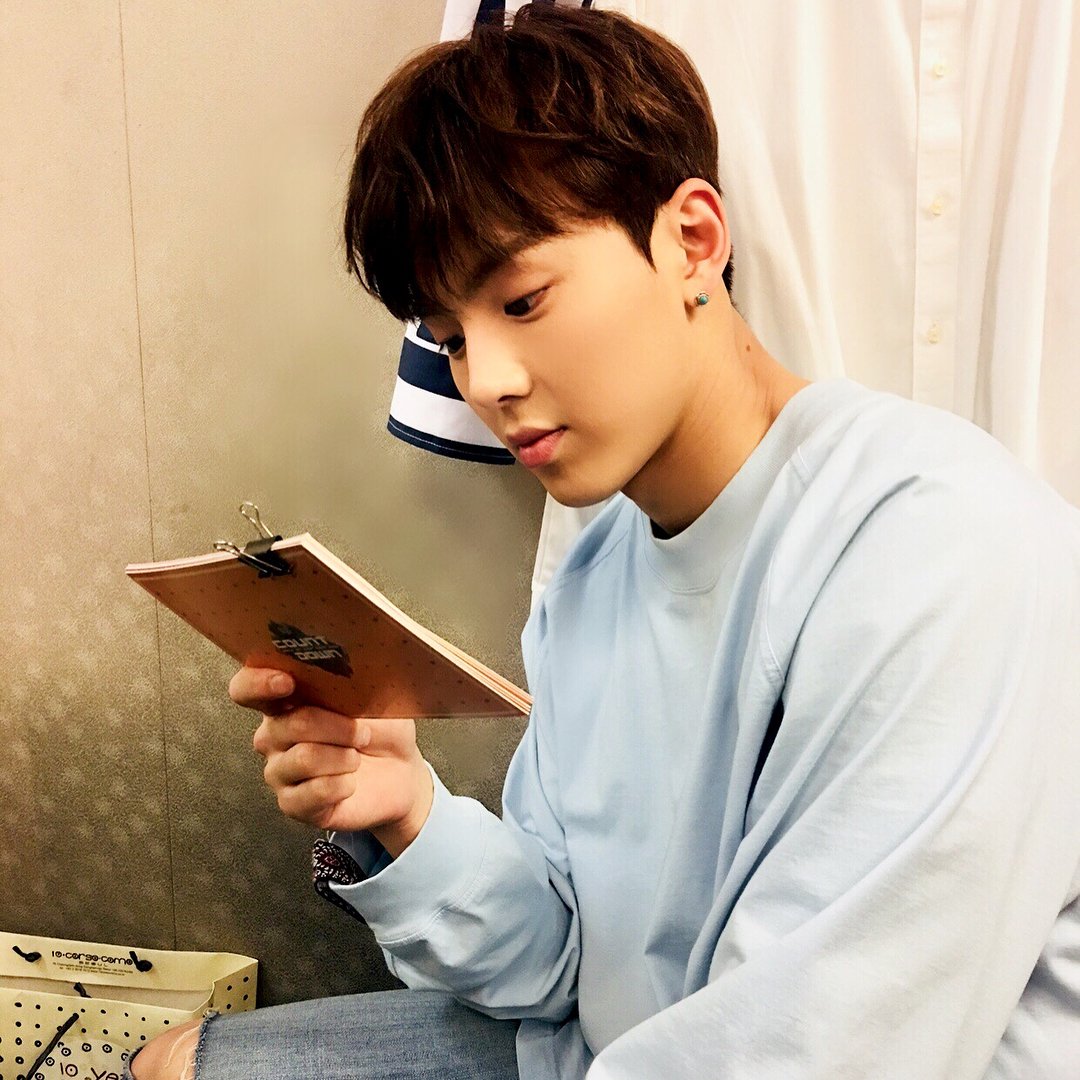 masterbabee's tweet photo. 180405 #JEALOUSY #젤러시
#MONSTAX #MONSTA_X #MONSTAGRAM #몬스타그램 #SHOWNU #WONHO https://t.co/W77lQqCboe